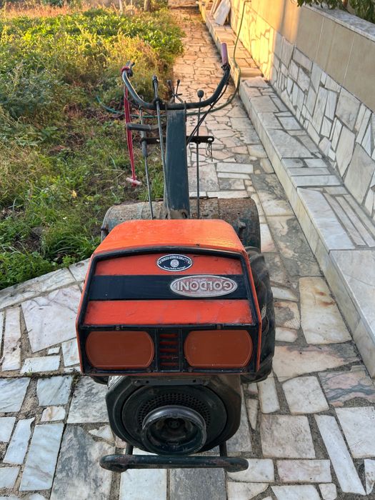 Vende-se Trator Goldoni