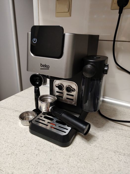 Ekspres kolbowy Beko CaffeExperto CEP5304X – stan idealny!