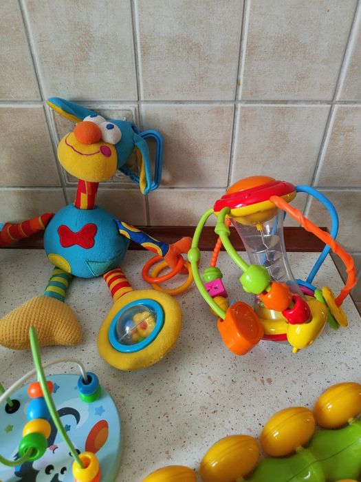 Zestaw interaktywnych zabawek niemowlęcych Fisher Price