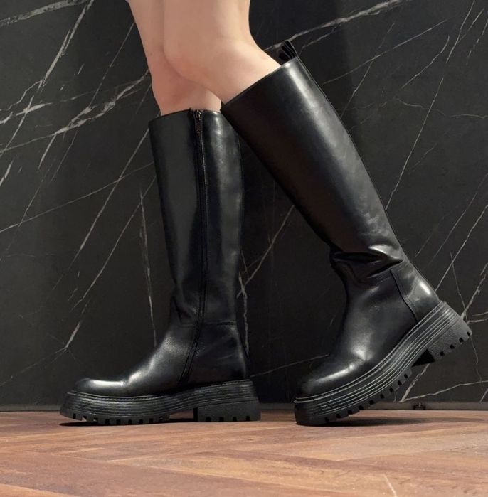 Чоботи демісезонні шкіряні чорні Estro