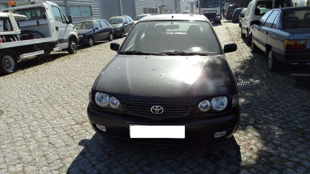 Toyota Corolla E11 1.6 3P 2001 - Para Peças