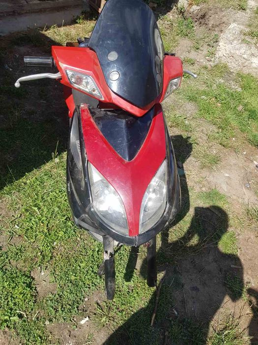 Продам скутер KYMCO  по запчастинах