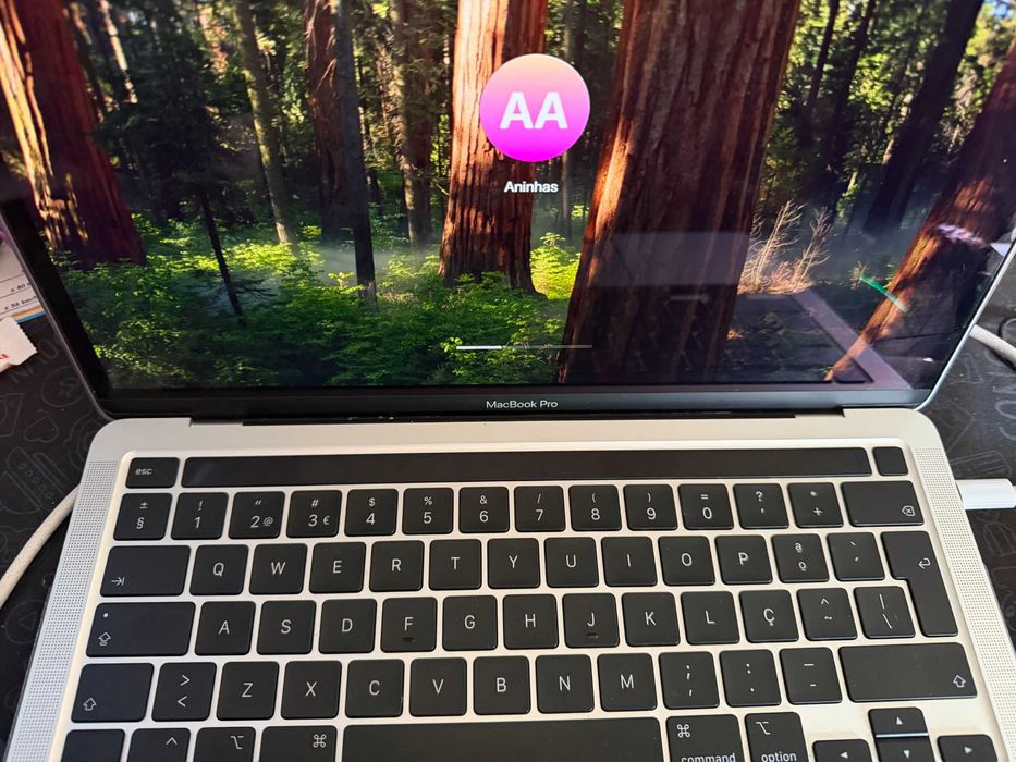 Vendo MacBook Pro (13 polegadas, 2020, quatro portas Thunderbolt 3)
