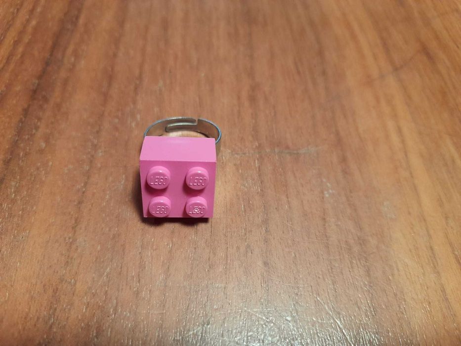 Anel c/ peça lego:branco,rosa,verde,amarelo,azul,verde,vermelho,castan