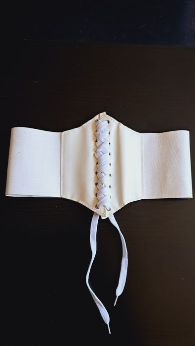 Gorset sznurowany szeroki pas