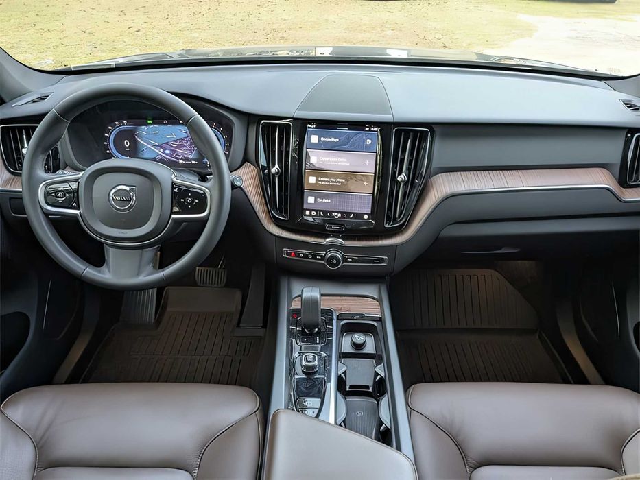 Volvo XC60      2024