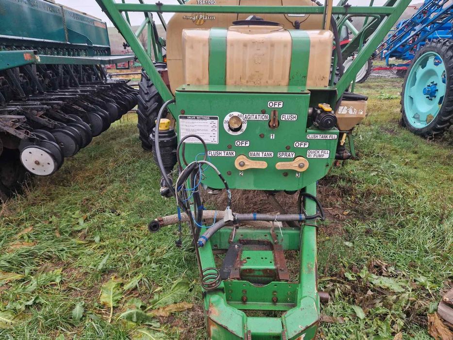 Оприскувач GREAT PLAINS TSE 1090, шир. 27 м, 4 куб., електроніка, 2005