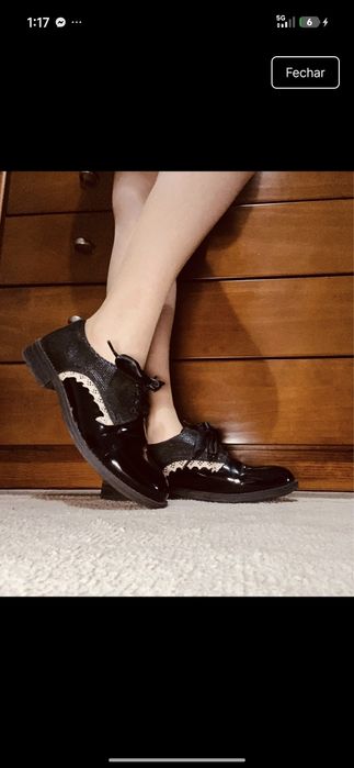 Sapatos de verniz
