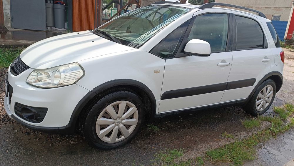 автомобіль SUZUKI SX4