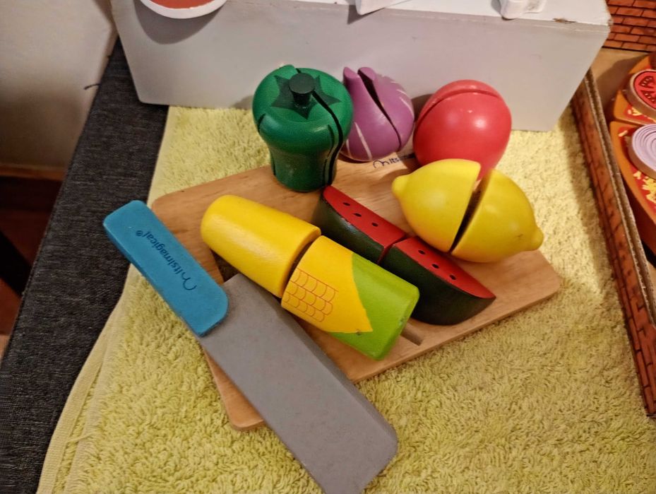 Brinquedos de cozinha em madeira