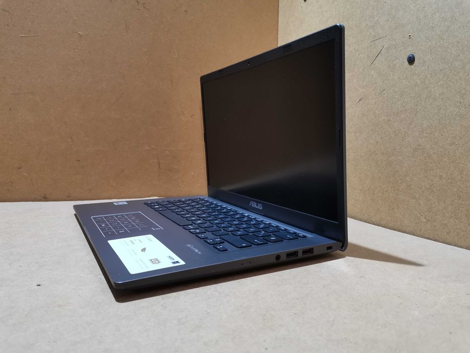Ноутбук Asus / 14"- FullHD / i3 - 1005G1 / 8 DDR4 / 240 M.2 / 4 год / Хороший Стан