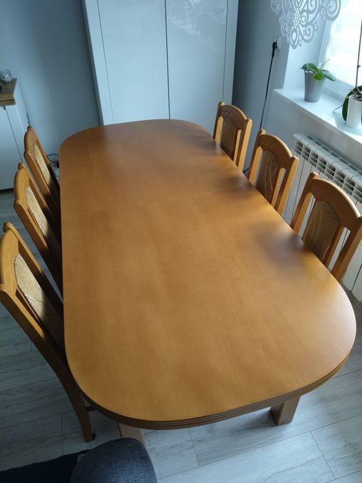 Stół rozkładany  plus 6 krzeseł
