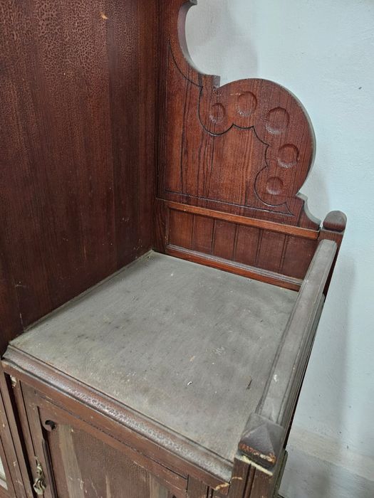 Stara stylowa szafa do przedpokoju holu