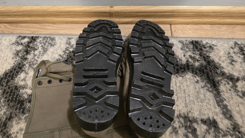 Buty trzewiki wojskowe khaki trampki 46 28cm wkładka Mil tec