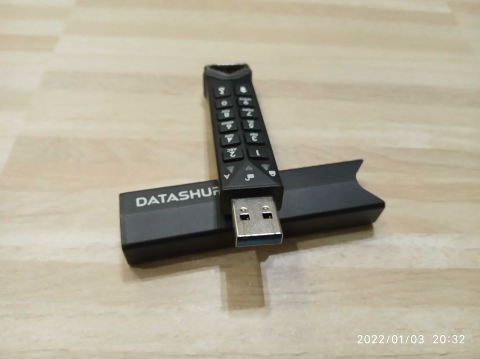 Флешка iStorage 8 GB datAshur PRO2 USB 3.2