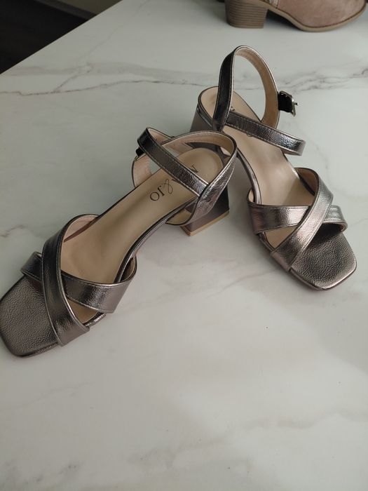 Sandalias novas MIA&JO