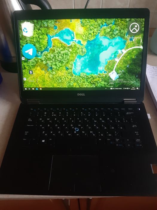 Продаю ноутбук DELL. У гарному стані. Клавіатура з підсвіткою.