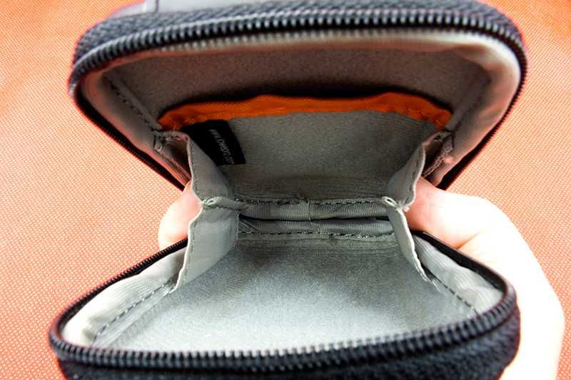 Estojo Rígido Lowepro para Câmara Fotográfica Compacta