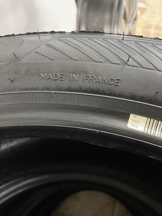 245/45/19 102V Goodyear Efficent Grip Performance 2