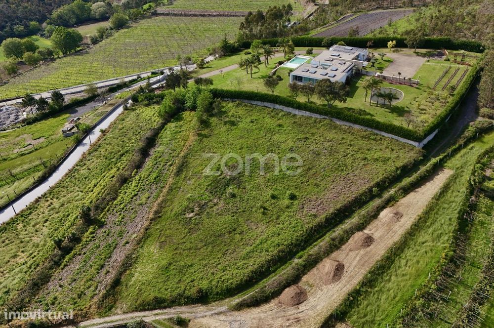 Terreno com 3800m²
