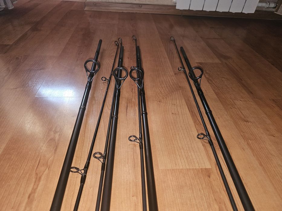 Карпові вудилища daiwa black widow BWC 2312-AU  3,6m  3,5lb 4 шт