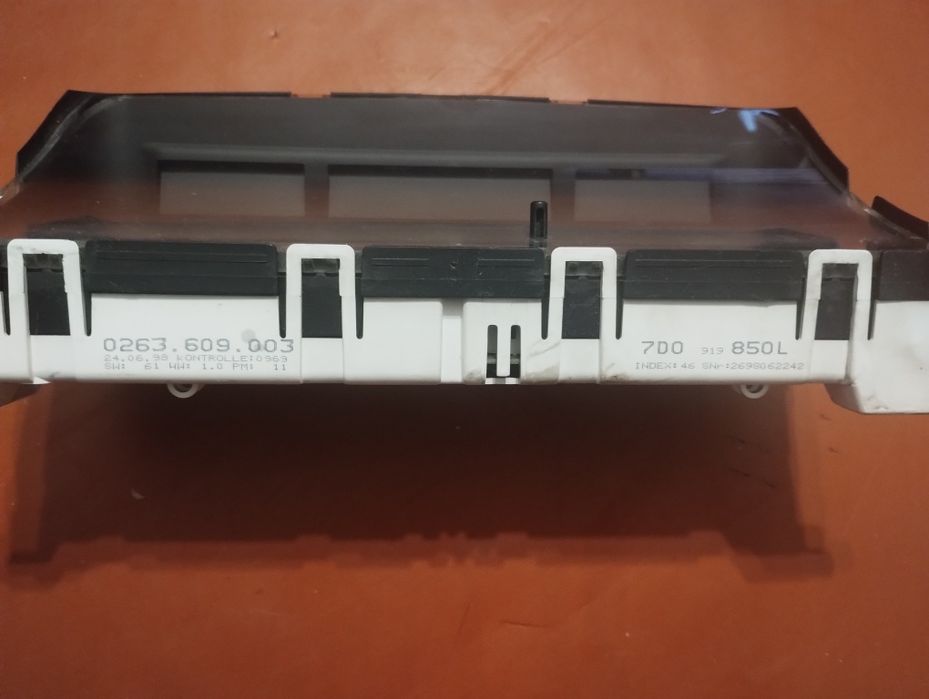 Volkswagen Т4 Приборная панель щиток 1.9/2.4 7D0919850L