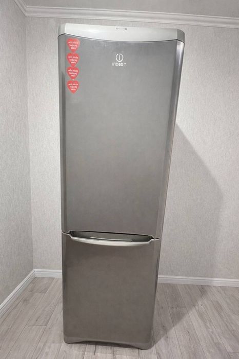 Холодильник Indesit двокамерний
