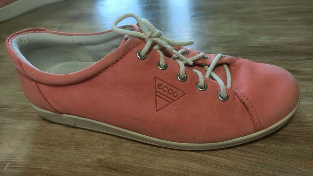 ЕССО  туфлі  шкіряні 40 розмір