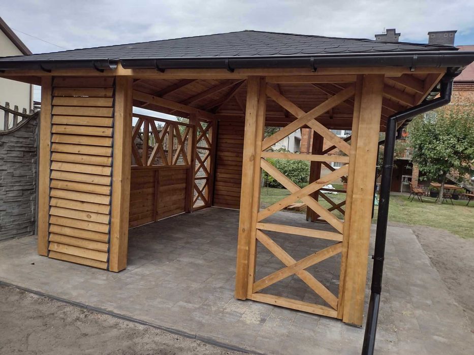 Altana z żaluzjami rochomymi o wymiarach 3 X4 m