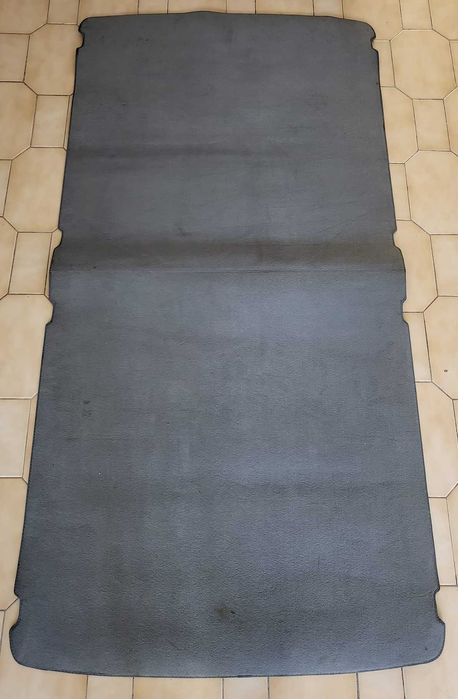 Audi A4 Avant. Tapete original porta bagagens