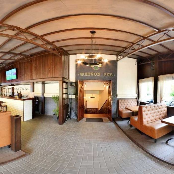 «Watson Pub» – справжній англійський паб у центрі міста.
