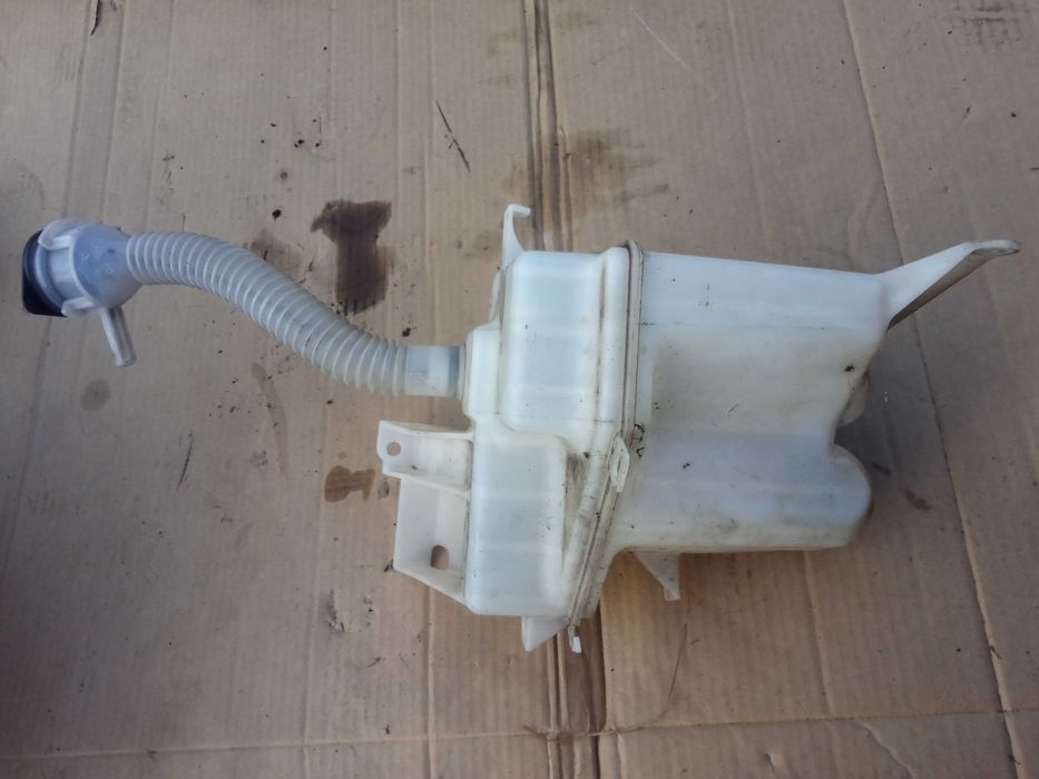 toyota RAV4 III 06-12 zbiornik płynu spryskiwaczy pompki