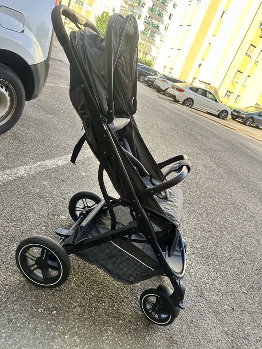 Stroller444632176715386882