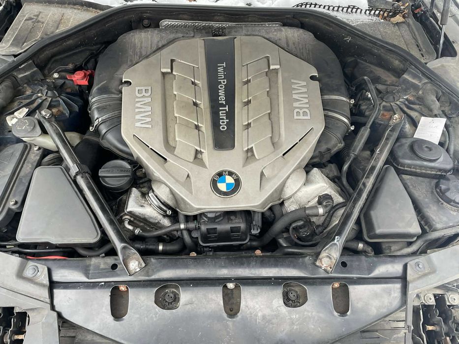 Silnik BMW N63B44A 5 7 F01 f10 E70 E71 X5 X6 X-Drive jeszcze w aucie