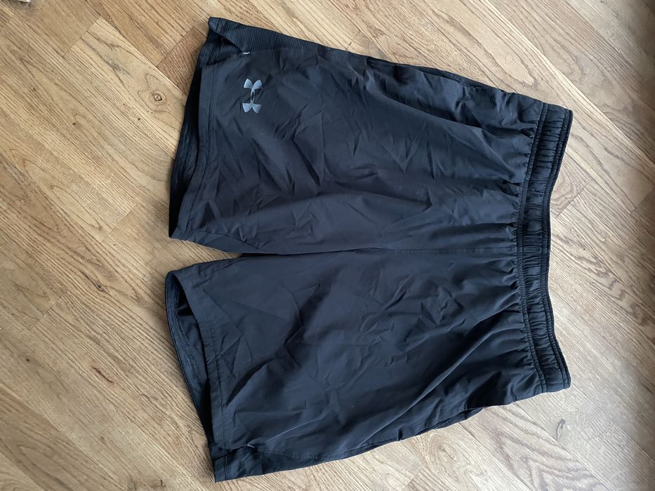 Spodenki Under Armour roz M z kieszeniami
