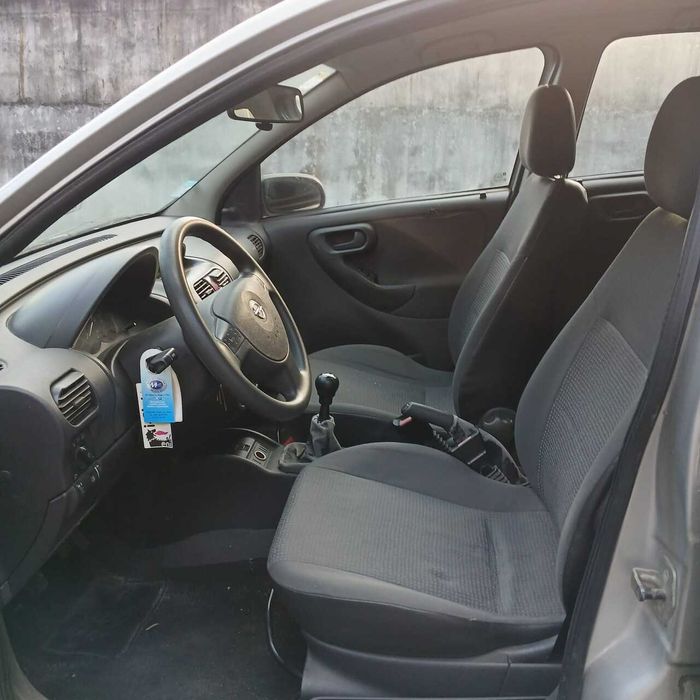 Opel Corsa C 1.0 de 2003 - Peças Usadas