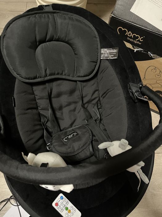 Новий Заколисуючий центр MoMi Kenani Onyx