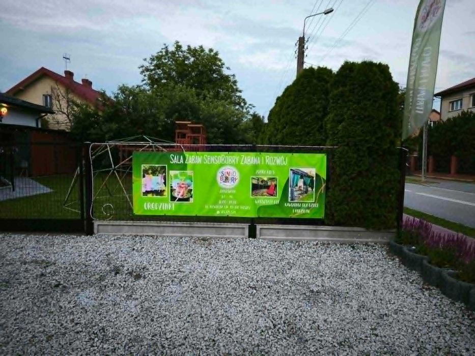 Wynajmę / wydzierżawię miejsce pod Food Truck, Kiosk, Kontener Handlowy, Paczkomat – Tłuszcz, teren przy sali zabaw i kościele