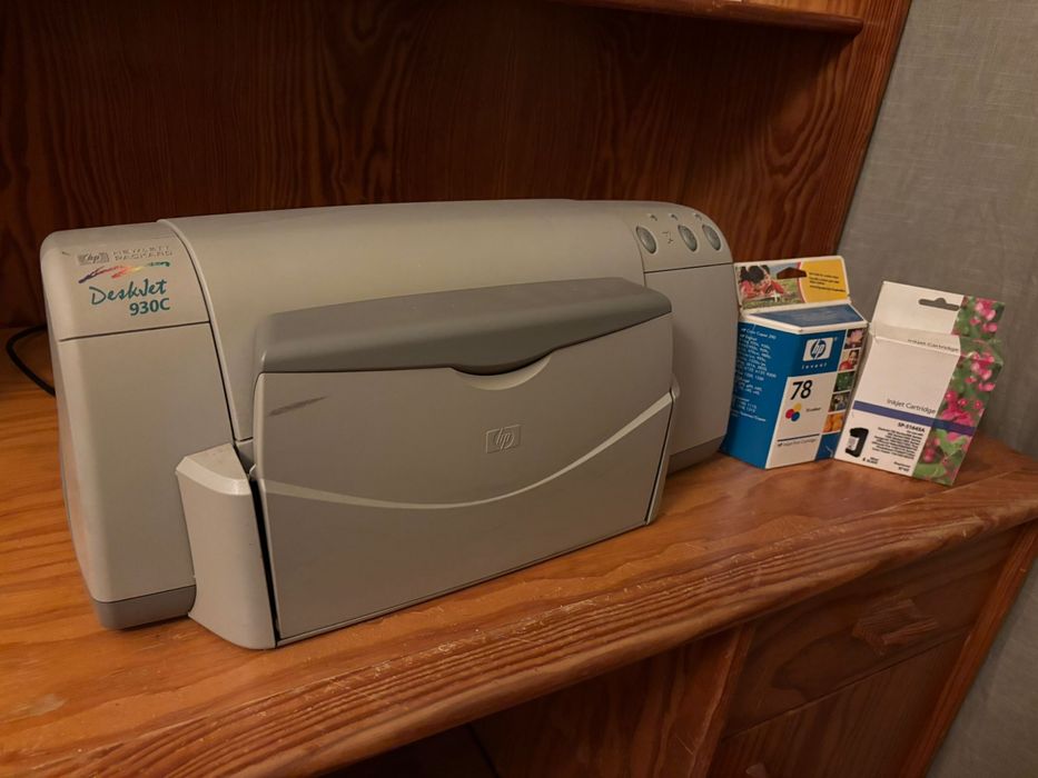 Impressora HP DeskJet 930C + Tinteiros