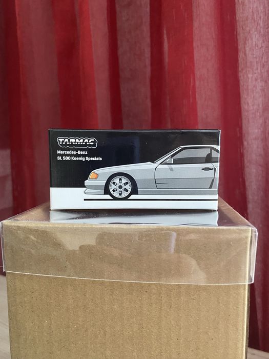 Hot wheels, tarmac, pop race