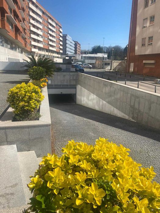 Arrenda-se 1 Lugar de Garagem – Bessa, Porto