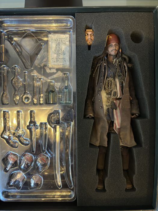 Фигурка 1/6 hot toys dx 15 POTC DMTNT – JACK SPARROW
