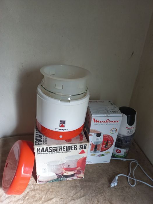 Picadora Moulinex nova+ Queijeira. (Preço  na descrição))