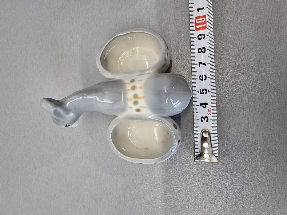 Porcelana Połonne przyprawnik osiołek.