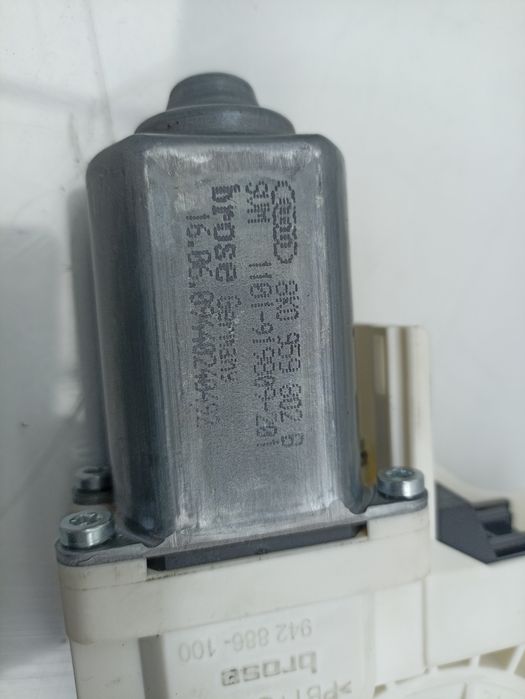 Motor vidro frente direito AUDI Q5 (8R)