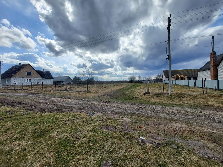 Земля,25 соток,підциря.