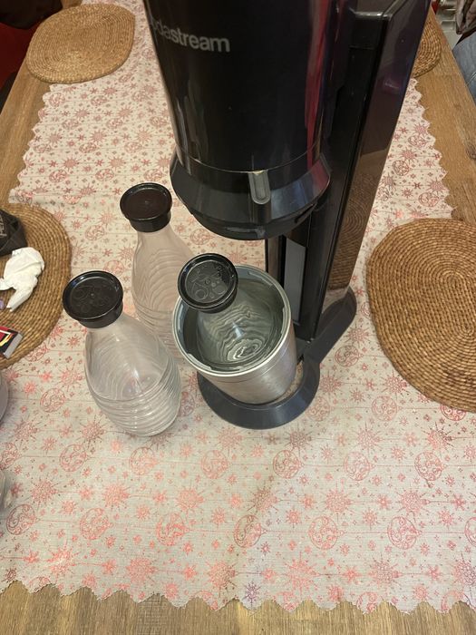 Soda stream crystal saturator