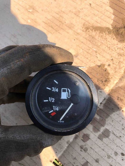 Датчик рівня палива приладової панелі Мерседес Т1 207-410, Суми
