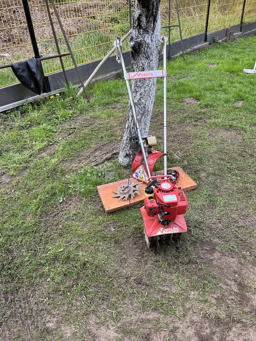 Wertykulator spalinowy Mantis