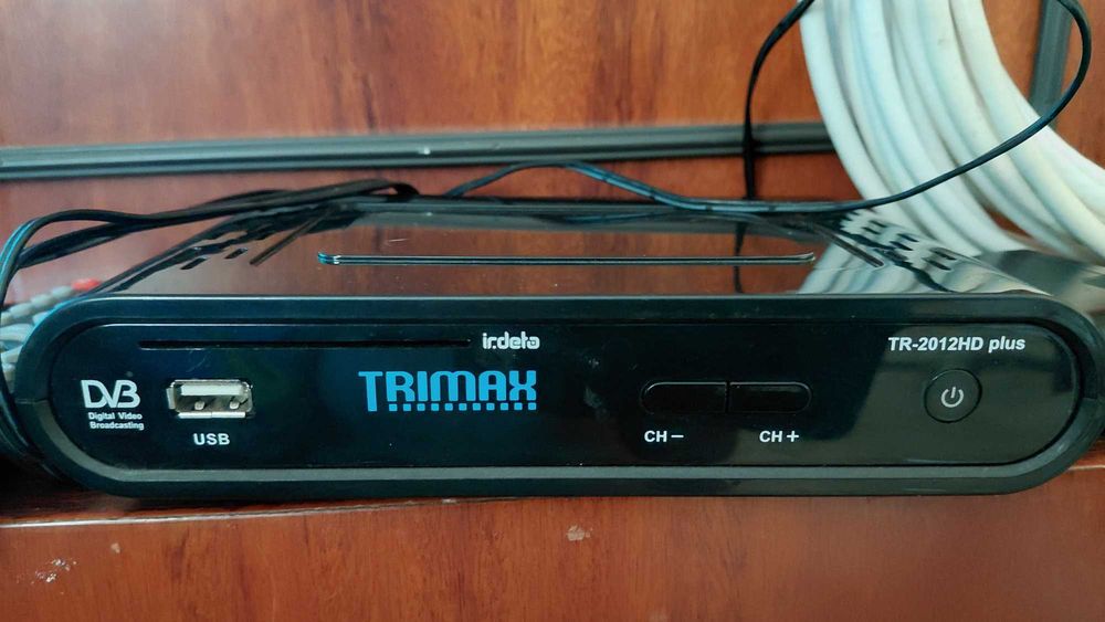Продам цифровий ефірний приймач Т2 (ТВ-приставка) TRIMAX TR-2012HD
